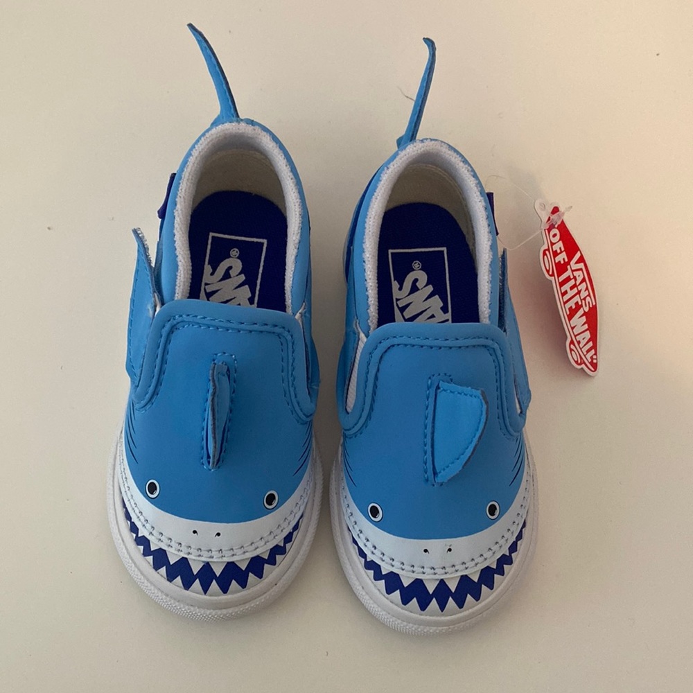 Blue shark slip on vans toddler size 6 NWT